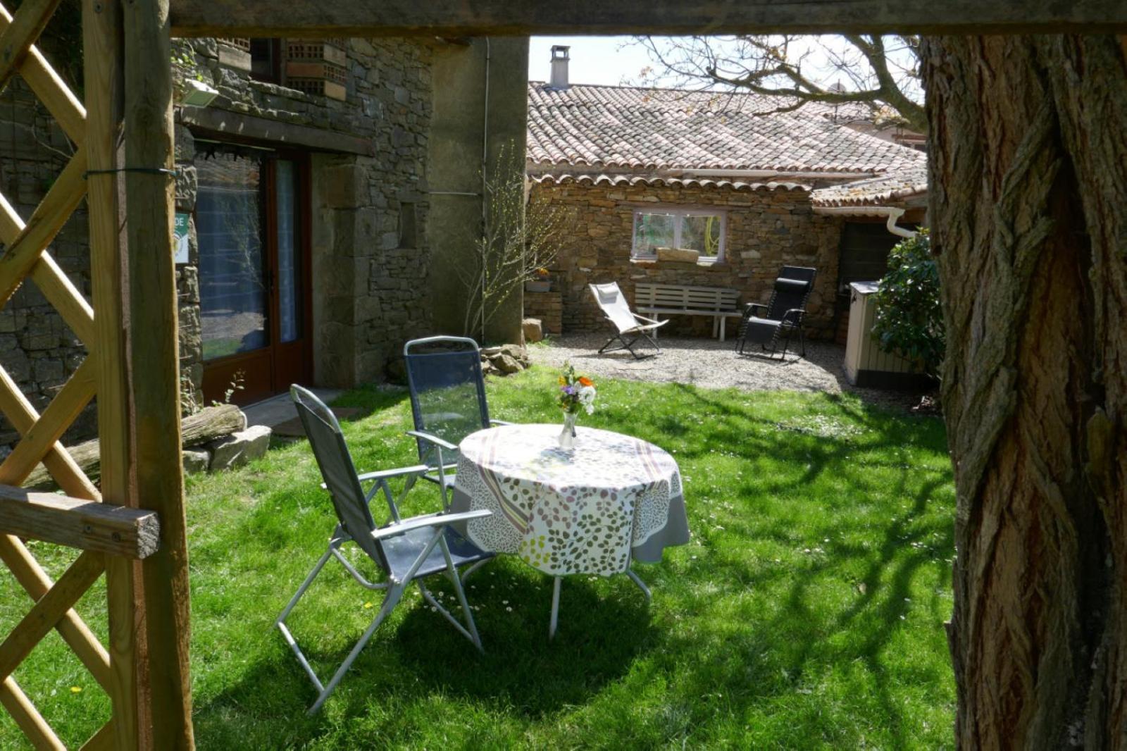 La Petite Maison Dans La Prairie Cassaignes Экстерьер фото