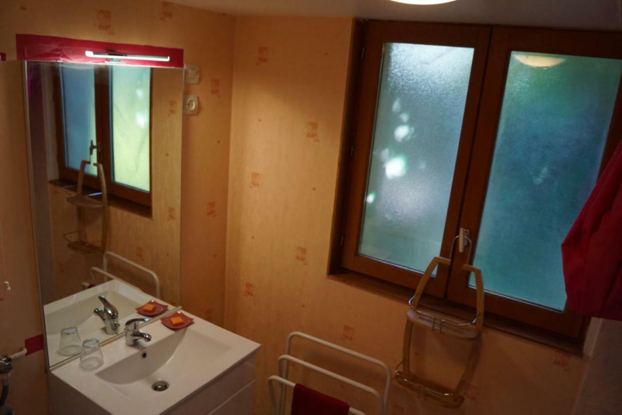 La Petite Maison Dans La Prairie Cassaignes Экстерьер фото